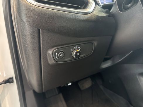 Used 2024 Chevrolet Equinox LT image 23