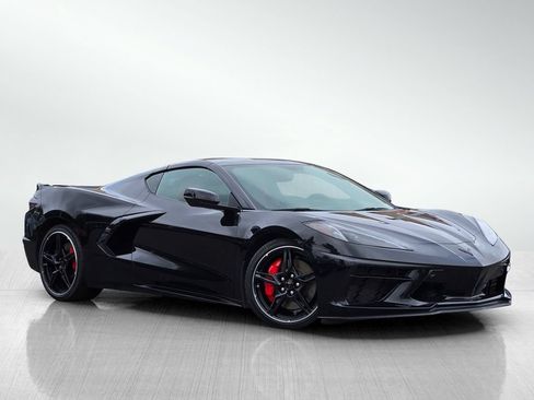 Used 2023 Chevrolet Corvette Stingray Preferred Cpe w/ Z51 Performance Package RWD image 2