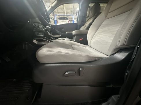 Used 2023 Nissan Frontier SV w/ Technology Package AWD/4WD image 18