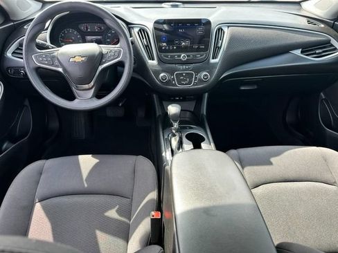 Used 2024 Chevrolet Malibu LS FWD image 11