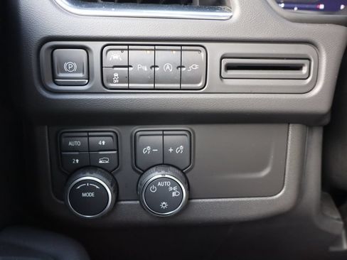 Used 2022 Chevrolet Tahoe RST AWD/4WD image 14
