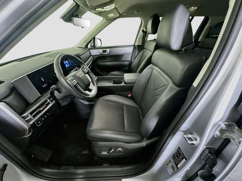 Used 2025 Hyundai Santa Fe SEL FWD image 13