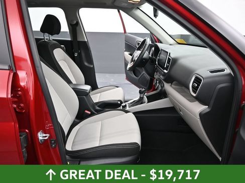Used 2025 Hyundai Venue SEL FWD image 46