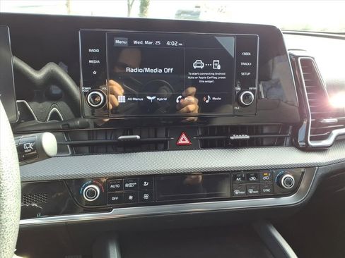 Used 2023 Kia Sportage LX image 23