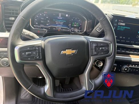 Used 2025 Chevrolet Silverado 2500 LT w/ Convenience Package AWD/4WD image 13