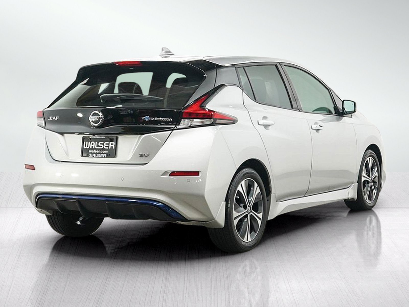 Used 2022 Nissan Leaf SV FWD image 5