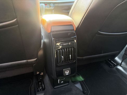 Used 2024 Jeep Compass Limited AWD/4WD image 9