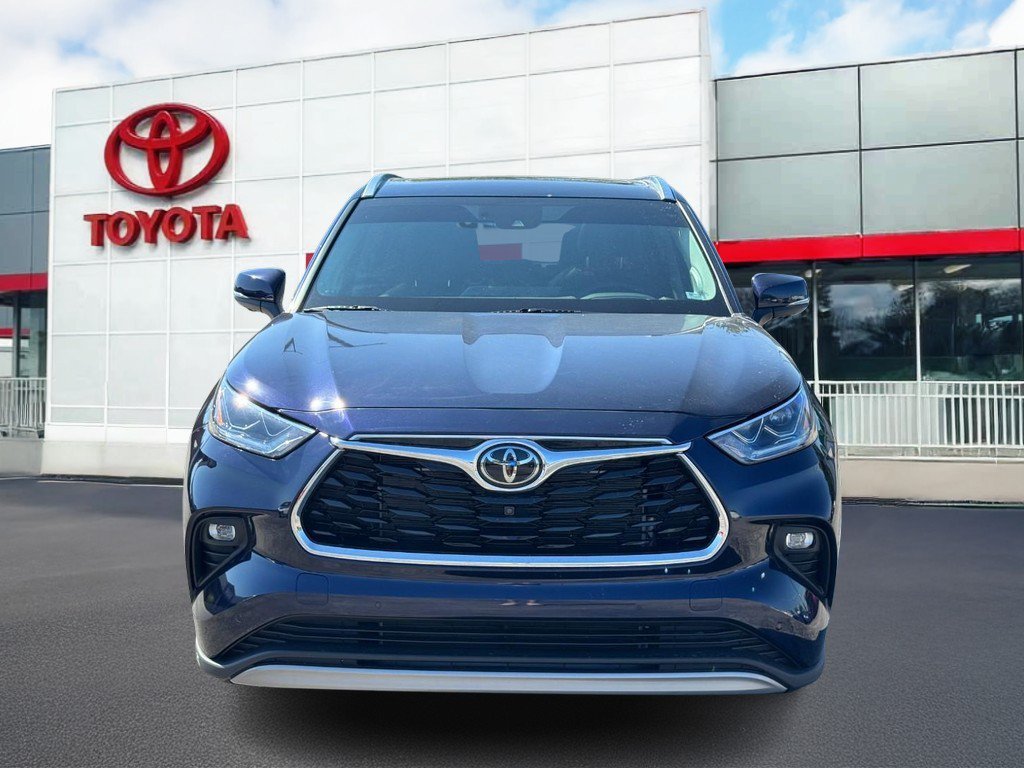 Used 2023 Toyota Highlander Platinum FWD image 13