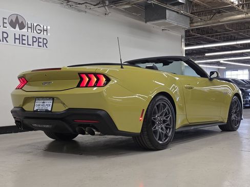 Used 2025 Ford Mustang GT Premium w/ GT Performance Package RWD image 9