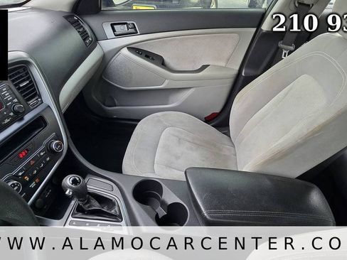 Used 2011 Kia Optima LX FWD image 34