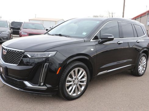 Used 2020 Cadillac XT6 Premium Luxury image 3