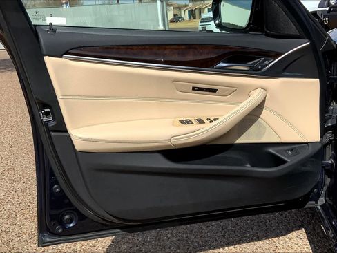 Used 2018 BMW 530i image 21