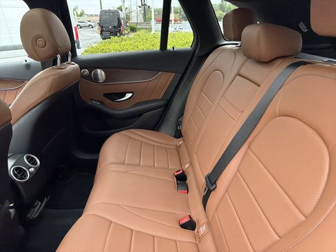 Used 2020 Mercedes-Benz GLC 300 image 10
