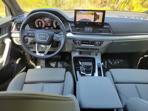 Certified 2025 Audi Q5 2.0T Premium Plus image 13
