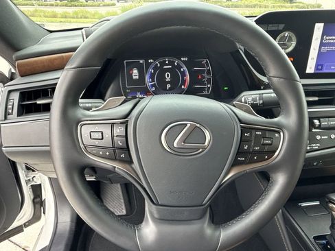 Used 2025 Lexus ES 350 w/ Premium Package FWD image 21