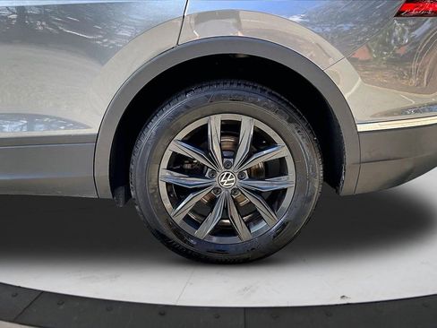Used 2024 Volkswagen Tiguan SE image 35