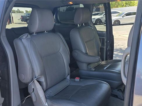 Used 2009 Toyota Sienna XLE FWD image 13