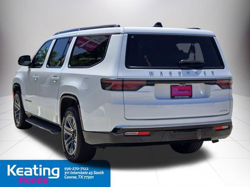 Used 2024 Jeep Wagoneer L Series II w/ Flexible Seating Group AWD/4WD image 8