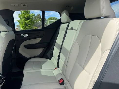 Used 2024 Volvo XC40 B5 Plus AWD/4WD image 8