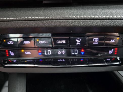 Used 2022 Buick Envision Essence w/ Technology Package II AWD/4WD image 21