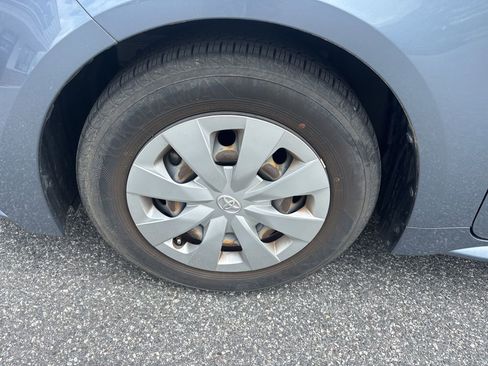 Used 2021 Toyota Corolla L FWD image 11