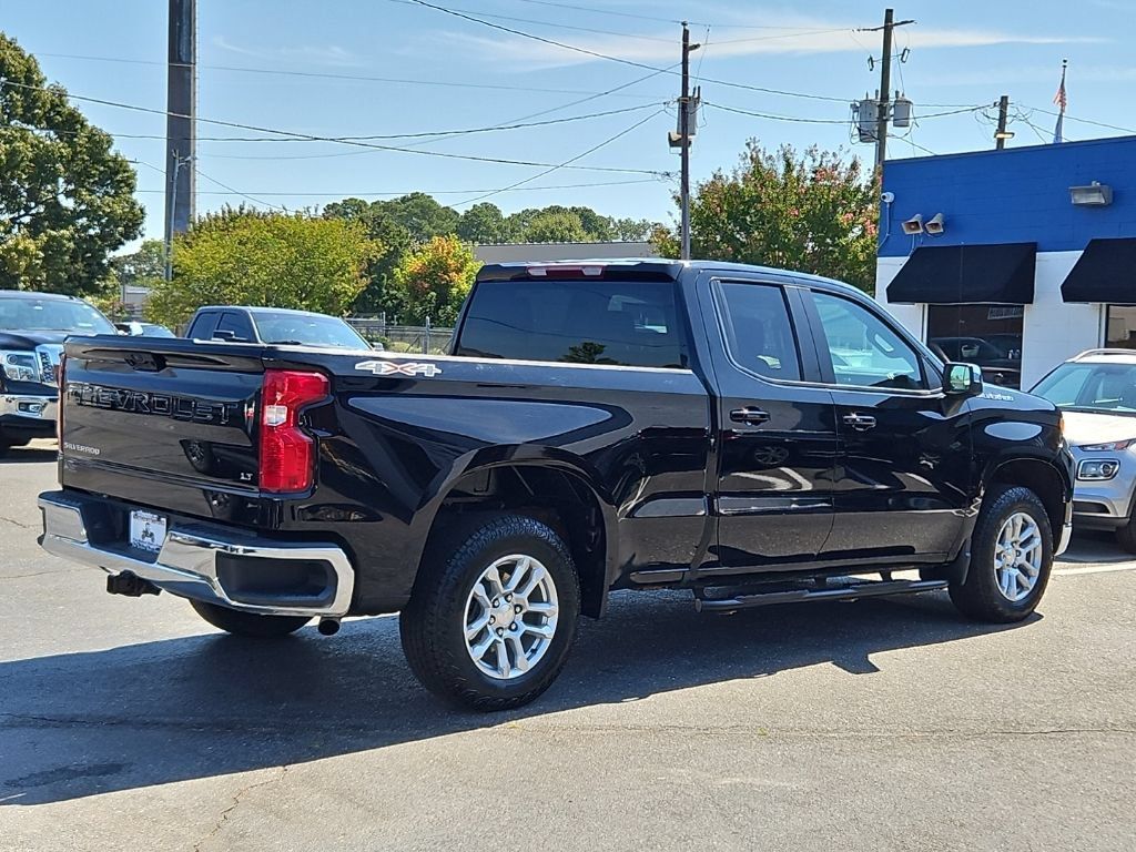 Used 2024 Chevrolet Silverado 1500 LT AWD/4WD image 7