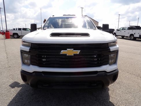 Used 2025 Chevrolet Silverado 3500 W/T AWD/4WD image 12
