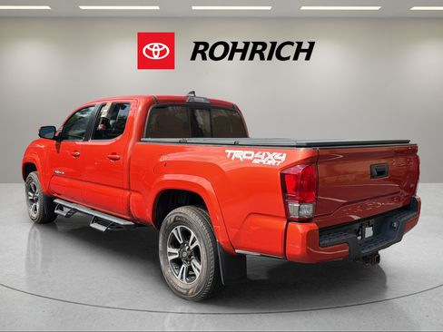 Used 2016 Toyota Tacoma TRD Sport w/ Towing Package AWD/4WD image 8