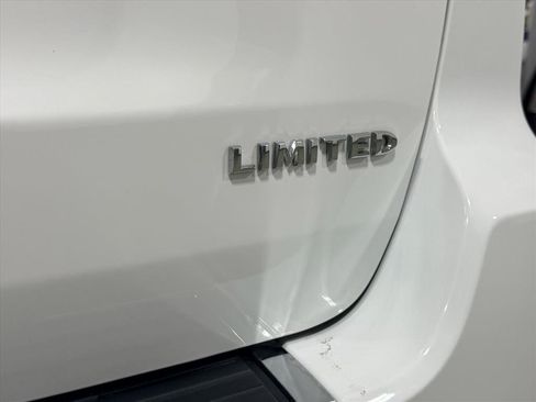 Used 2020 Jeep Grand Cherokee Limited image 15