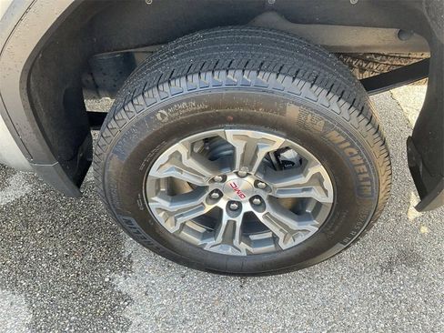 Used 2025 GMC Sierra 1500 SLT image 21