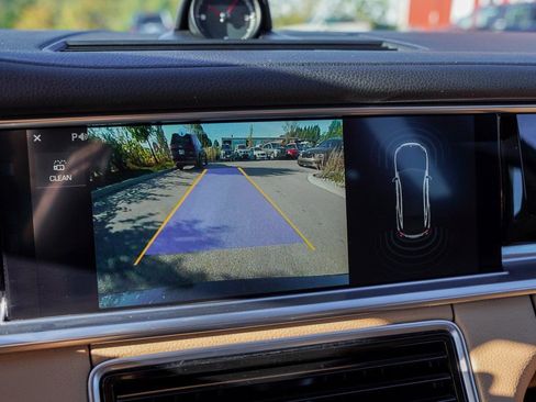 Used 2018 Porsche Panamera 4 image 22