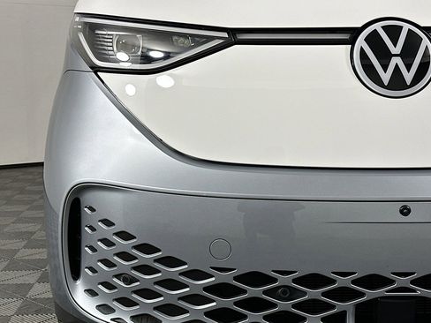 Used 2025 Volkswagen ID. Buzz Pro S Plus image 17