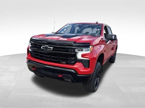 Used 2024 Chevrolet Silverado 1500 LT Trail Boss w/ LT Trail Boss Premium Package AWD/4WD image 1