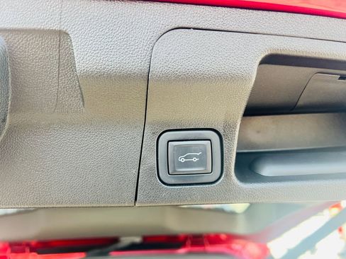 Used 2023 GMC Acadia SLT w/ Elevation Edition image 42