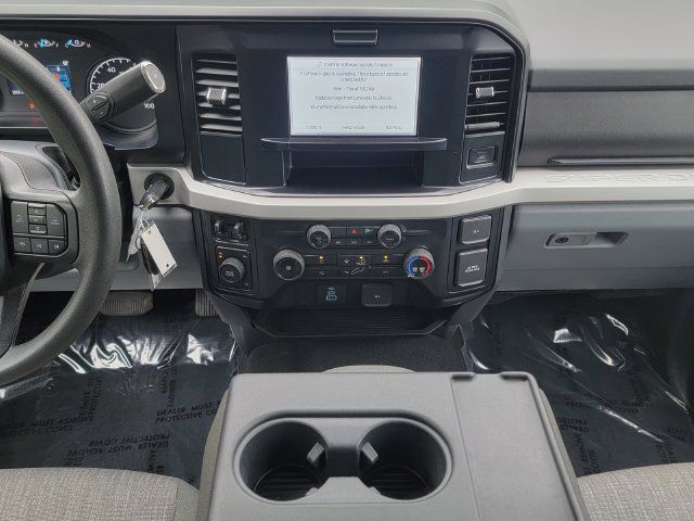 Certified 2025 Ford F250 XLT w/ Snow Plow Prep Package AWD/4WD image 20