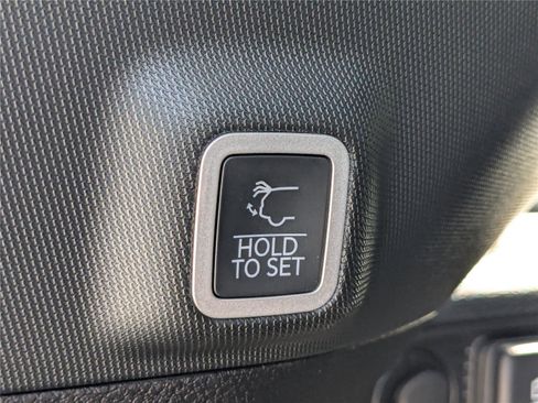 New 2025 Jeep Grand Cherokee Altitude image 14