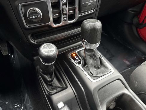 Used 2020 Jeep Gladiator Sport w/ Quick Order Package 24S image 23