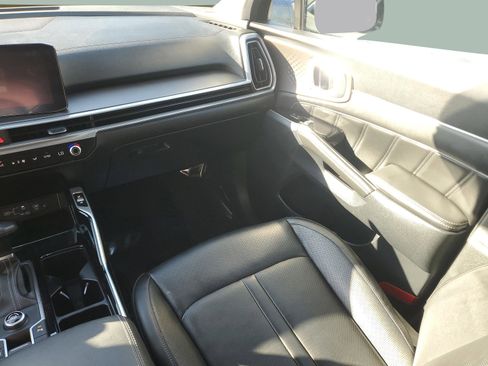 Certified 2024 Kia Sorento SX image 14