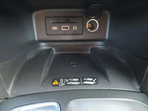 Used 2021 Chevrolet Equinox Premier AWD/4WD image 32
