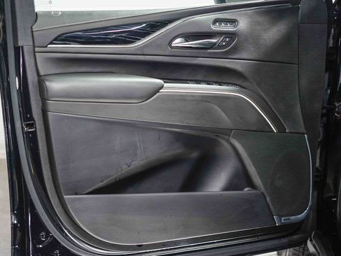 Used 2023 Cadillac Escalade ESV Sport image 28