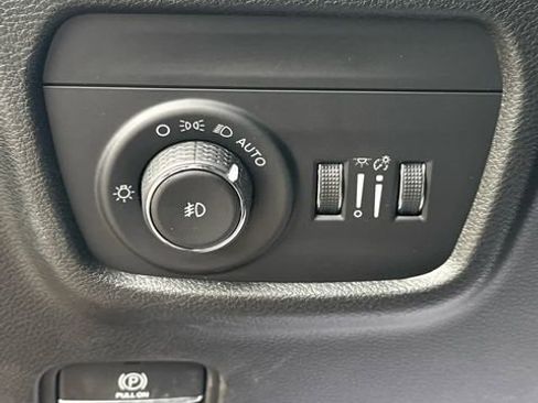 New 2025 Jeep Grand Cherokee Limited w/ Black Appearance Package image 21