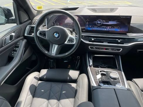 Used 2026 BMW X5 xDrive40i w/ M Sport Package AWD/4WD image 9