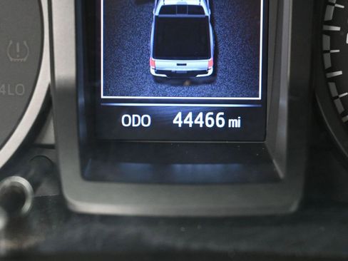 Used 2020 Toyota Tacoma SR image 18