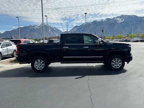 Used 2024 Chevrolet Silverado 3500 High Country w/ Technology Package AWD/4WD image 26