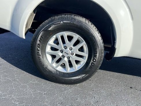 Used 2017 Nissan Frontier SV image 7
