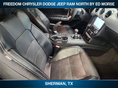 Used 2016 Ford Mustang GT Premium w/ Black Accent Package RWD image 9