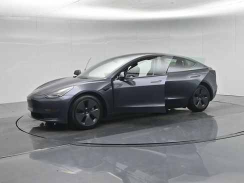 Used 2022 Tesla Model 3 Long Range AWD/4WD image 4