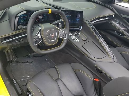 Used 2024 Chevrolet Corvette Stingray Premium Conv w/ Z51 Performance Package RWD image 24