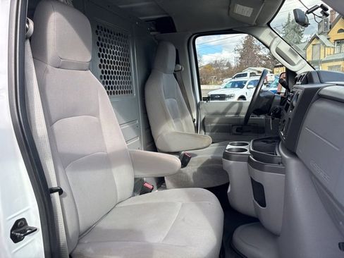Used 2014 Ford E-250 and Econoline 250 w/ Power Group image 22