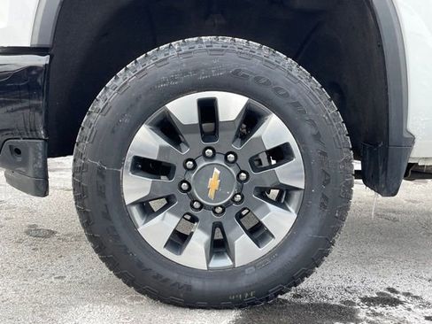 Certified 2021 Chevrolet Silverado 2500 Custom w/ Custom Value Package image 6